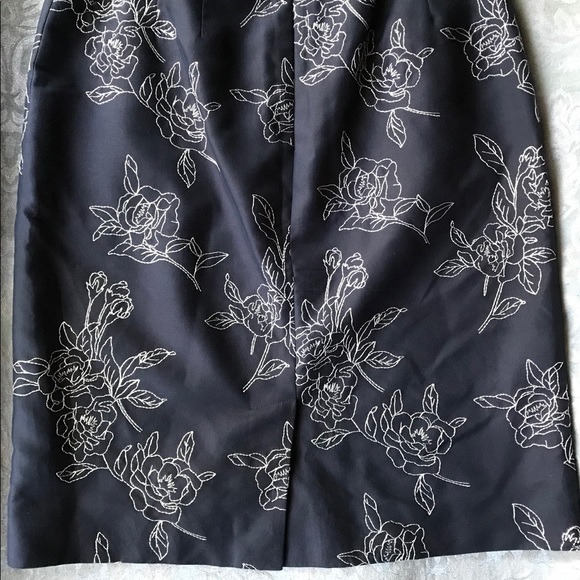 Ann Taylor Silk Blend Embroidered Pencil Skirt - Picture 4 of 5